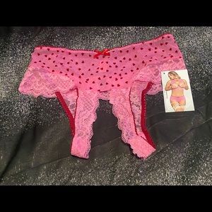 Exposed crotch less underwear